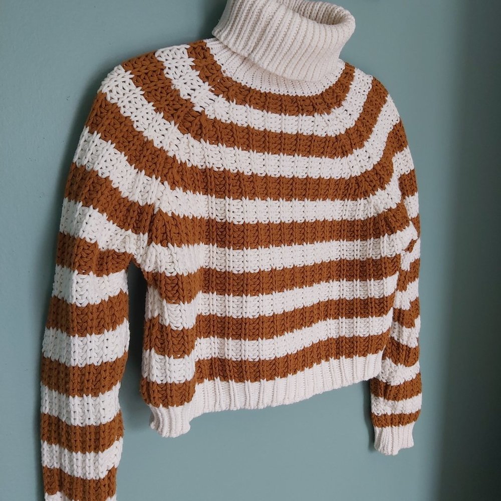 Striped turtleneck sz S